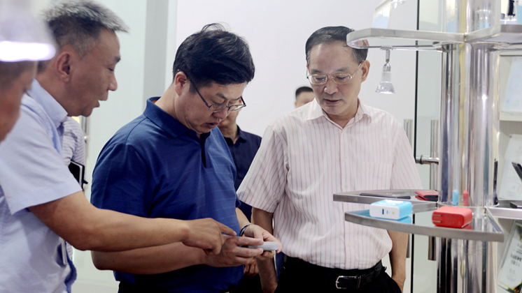 市委常委、副市長徐懷好走訪炬神電子 ：全力、熱情、周到提供服務
